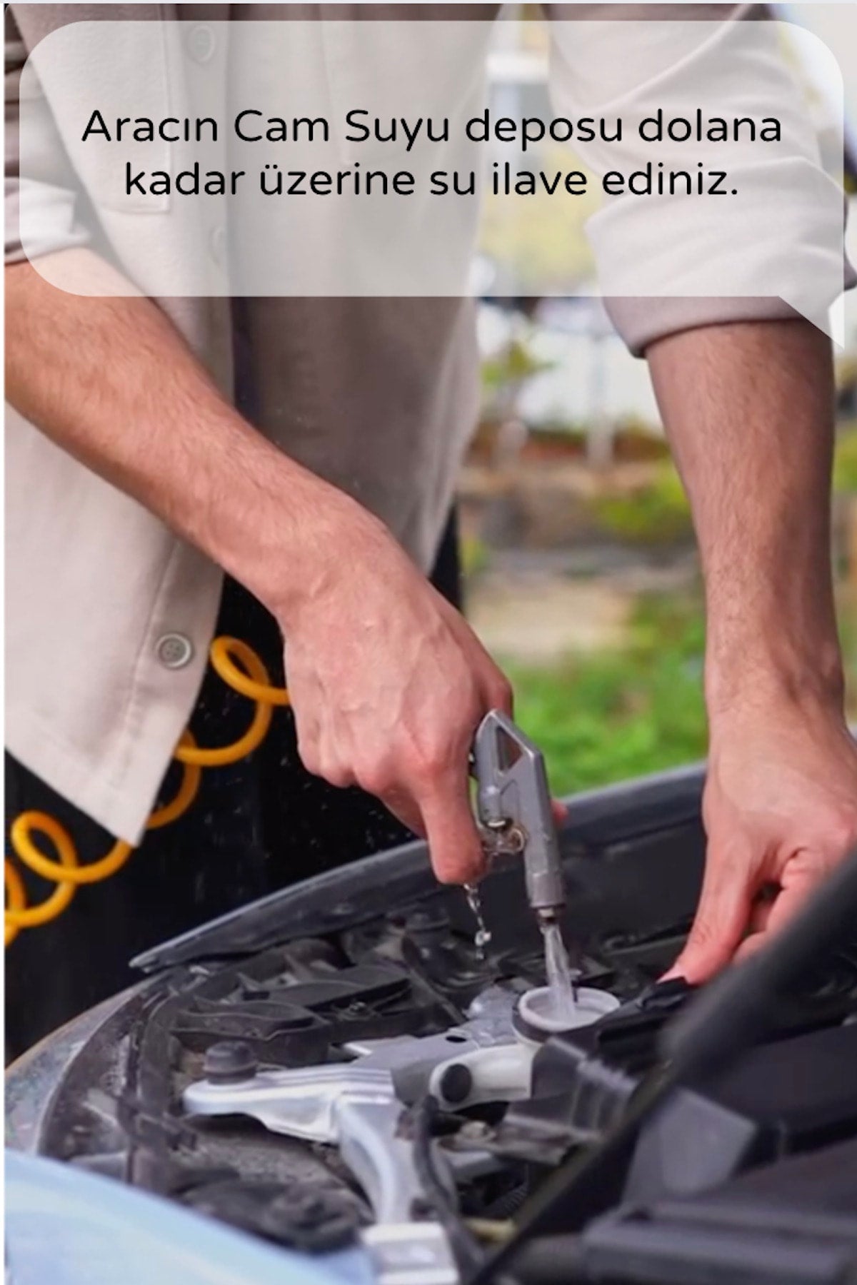Konsantre Oto Cam Suyu 1 Ad = 4 Lt Yeni Nesil Ultra Etkili Silikonlu Formül Ile Güçlü Temizlik